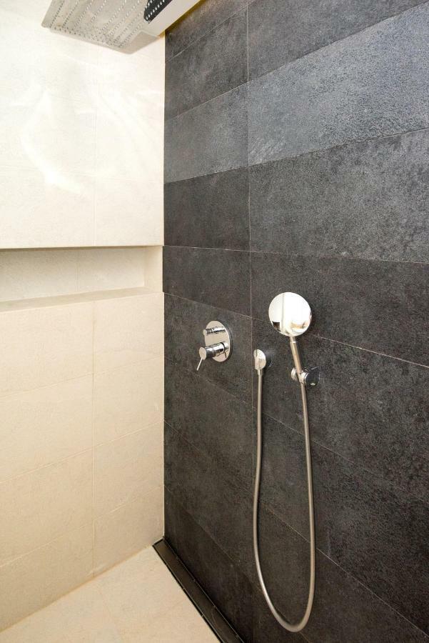 Superior Cliff Apartment 尤斯托尼莫斯基 外观 照片